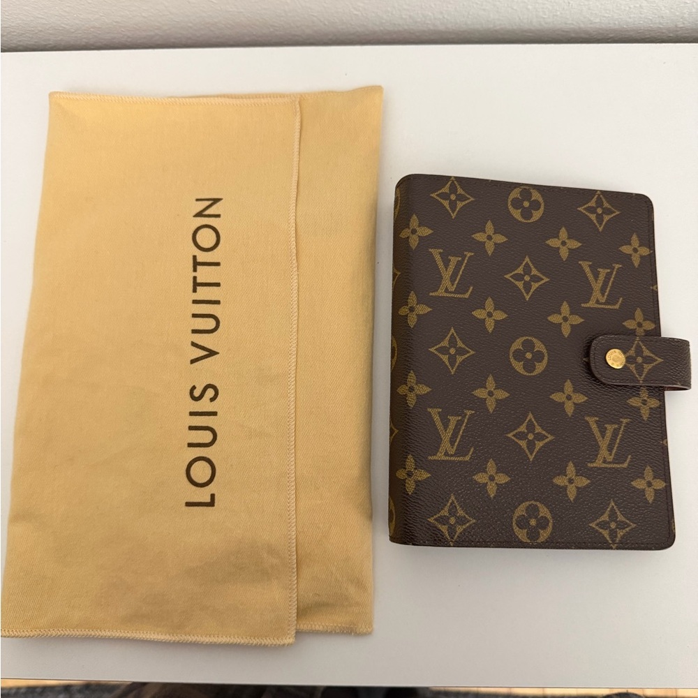 Louis Vuitton MM Ring Agenda (Medium) - Picture 14 of 14